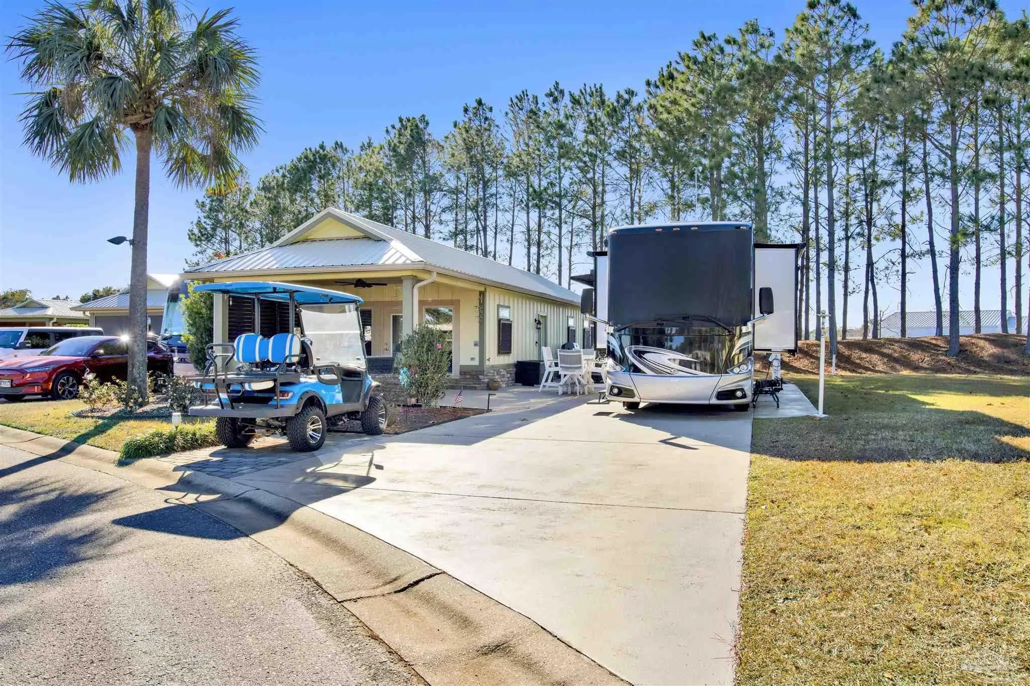 Photo of Listing #657983