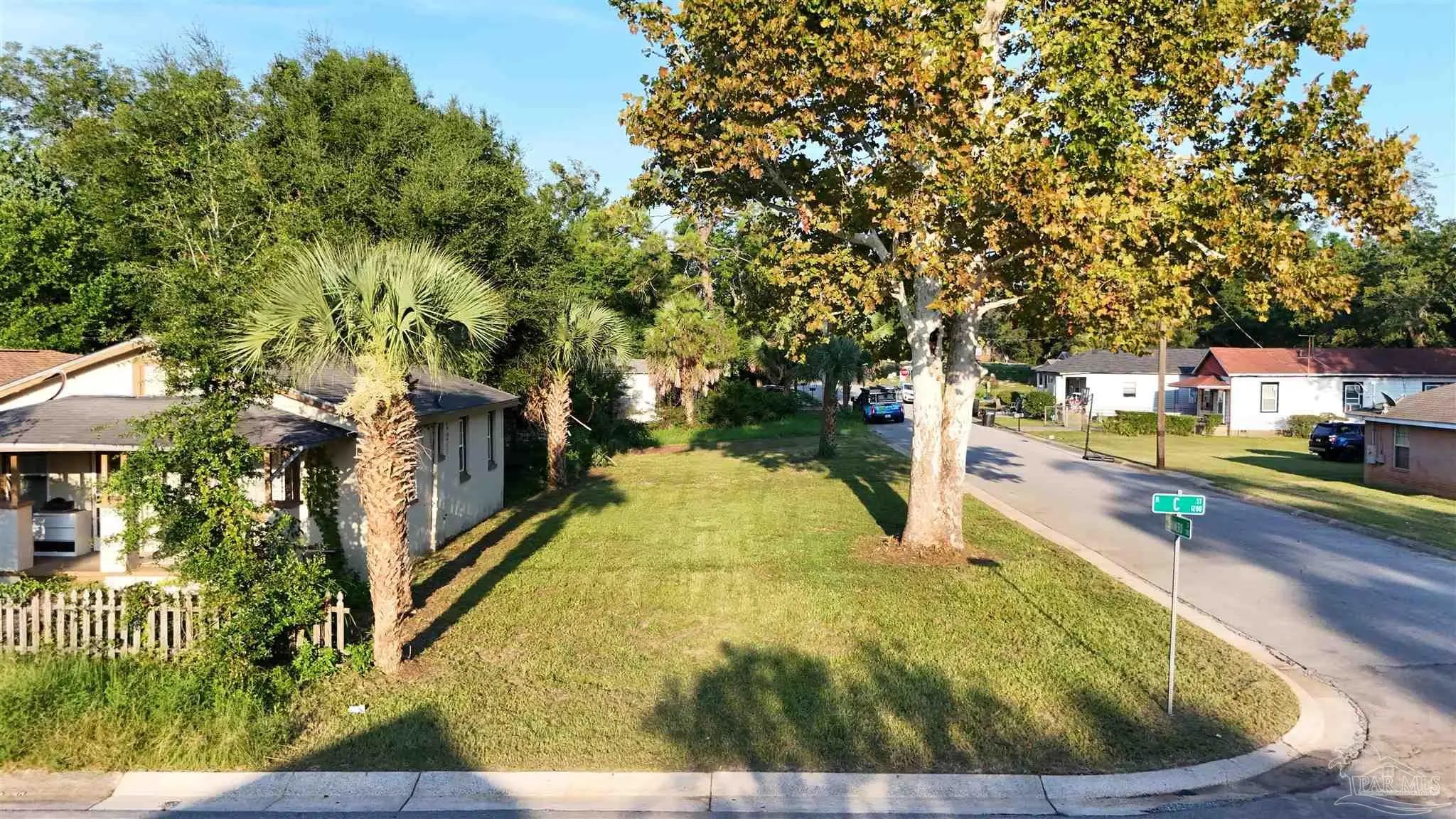 Photo of Listing #687712