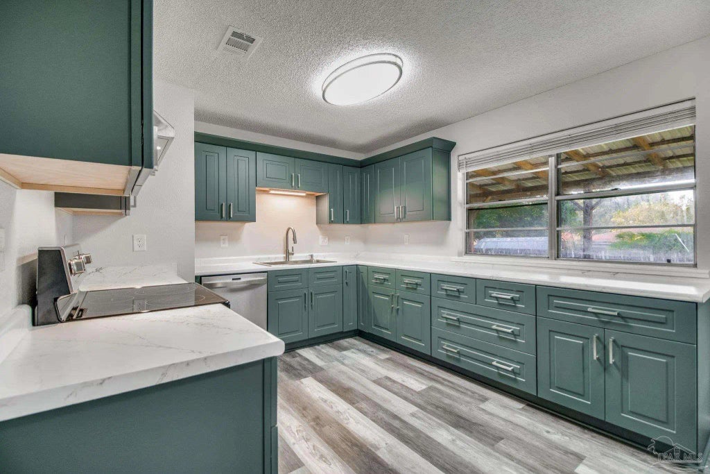 7125 Ben Sasser Dr, Pensacola