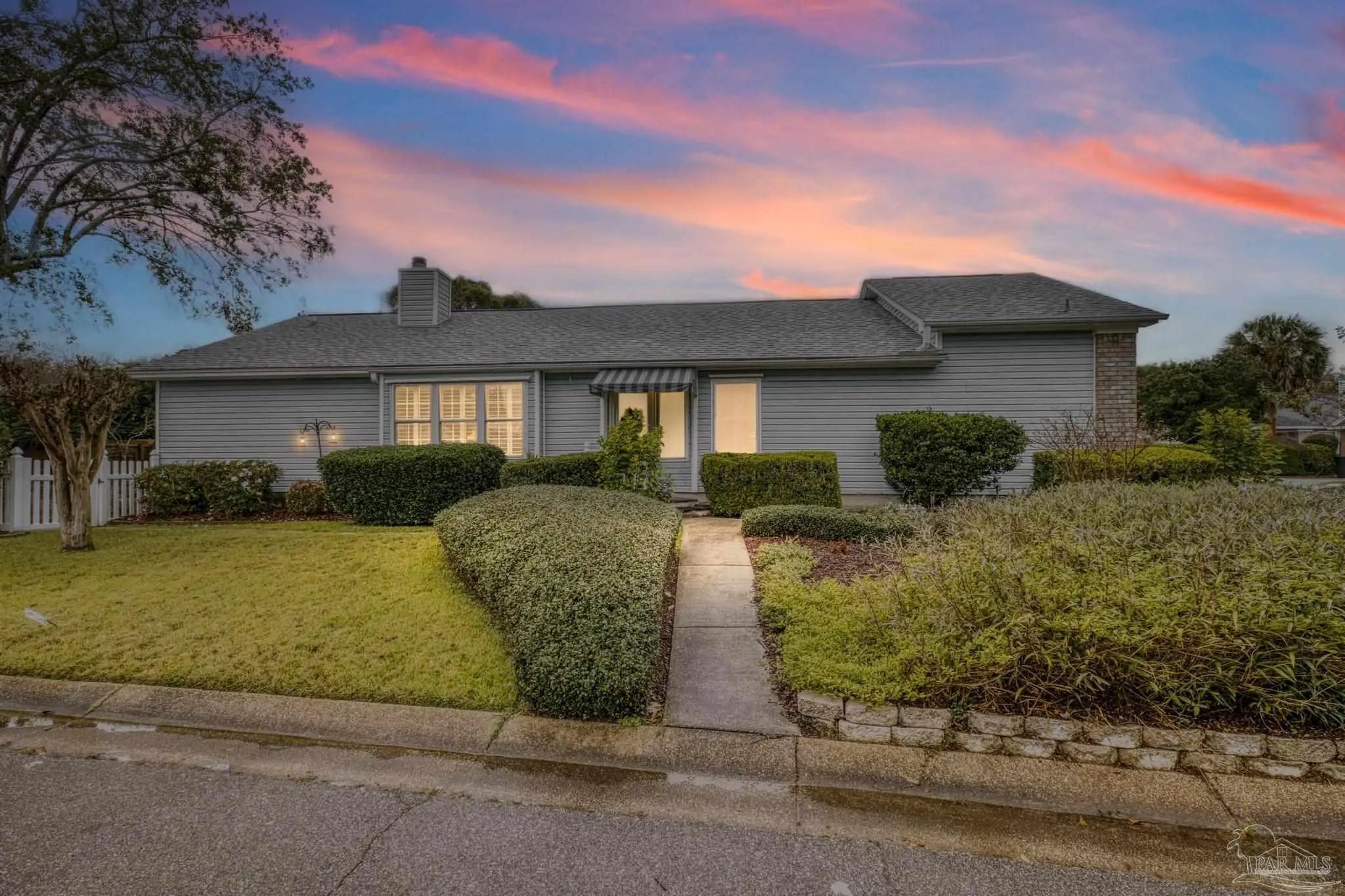 Photo of Listing #674759