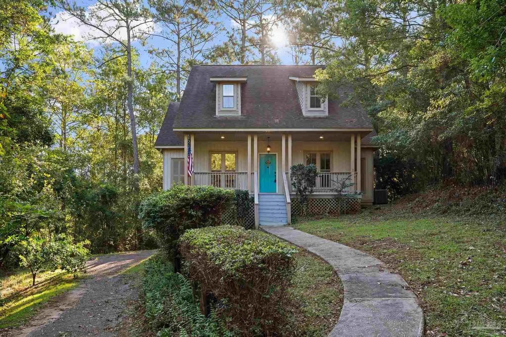 102 Bell Ct, Daphne