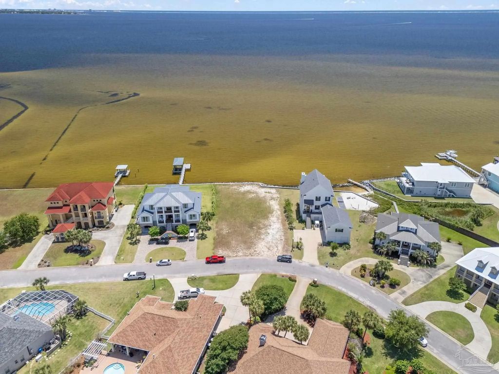 545 Windrose Cir, Pensacola
