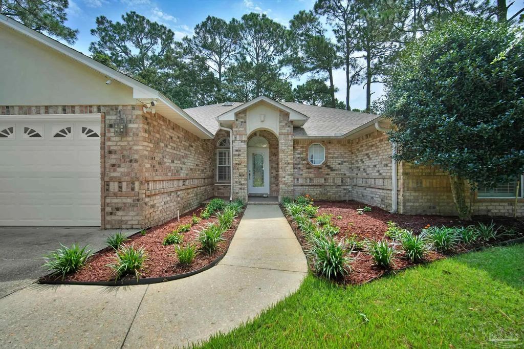 9700 Westgate Cir, Pensacola