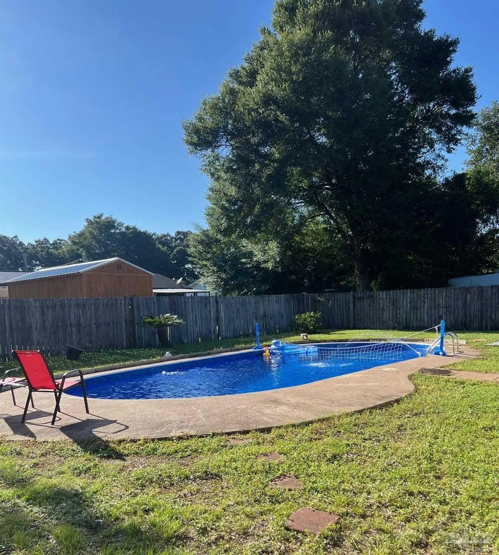 3001 English Oak Cir, Pensacola