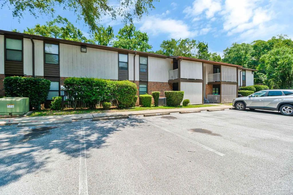 8370 Carl Dean St #112, Pensacola