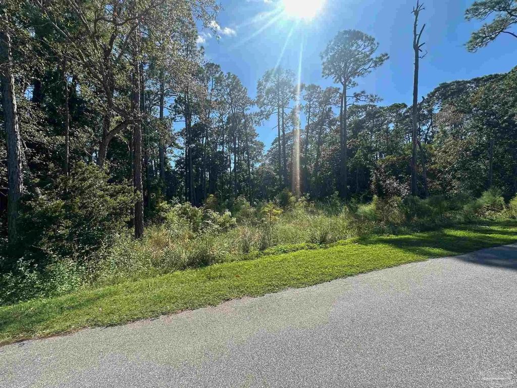 3857 Paradise Bay Dr, Gulf Breeze