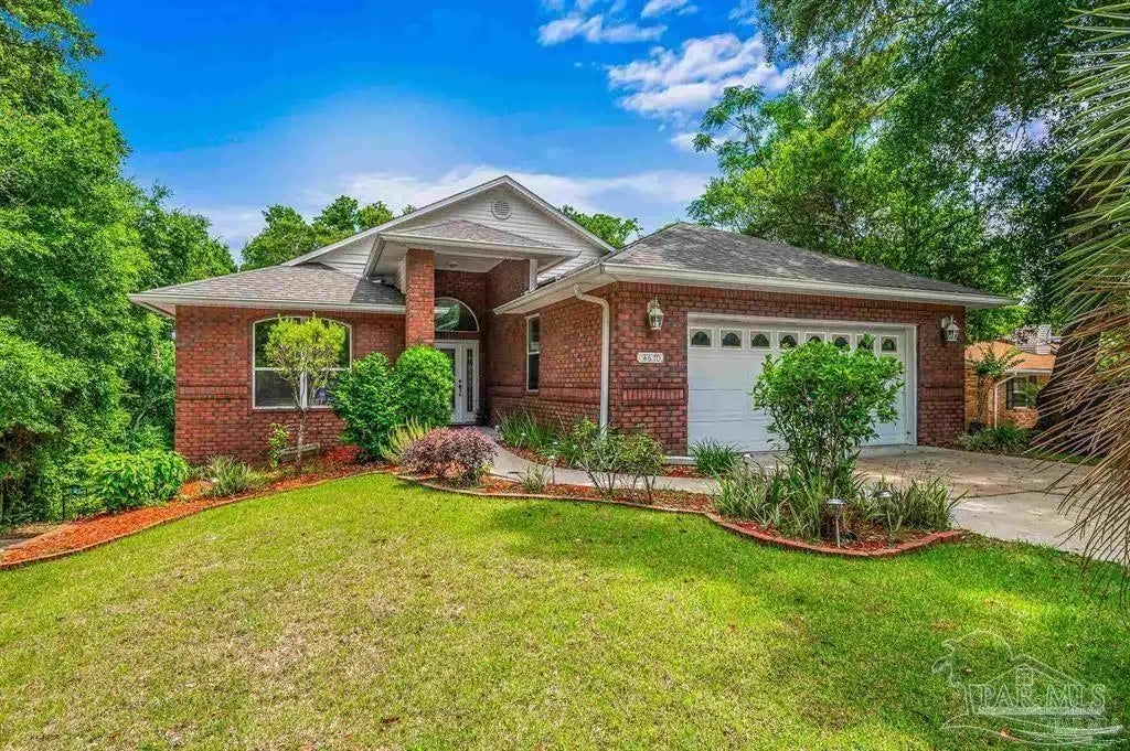 Photo of Listing #677821