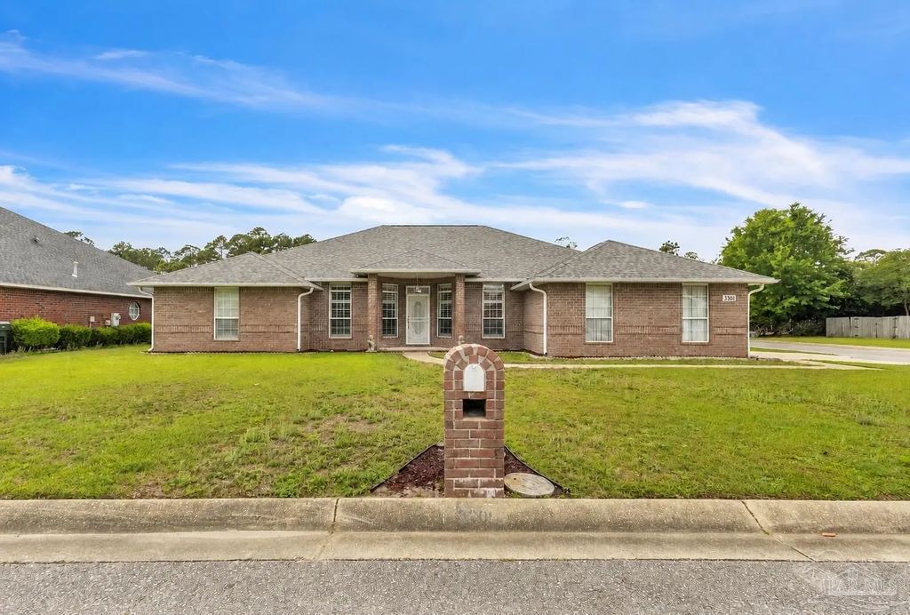 3301 Pitcher Plant Cir, Pensacola