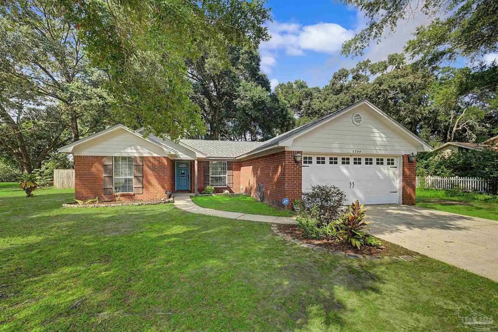 5744 Charmonte Way, Milton