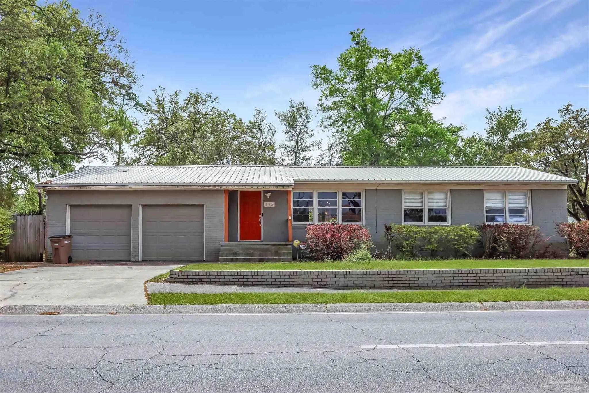 Photo of Listing #680203