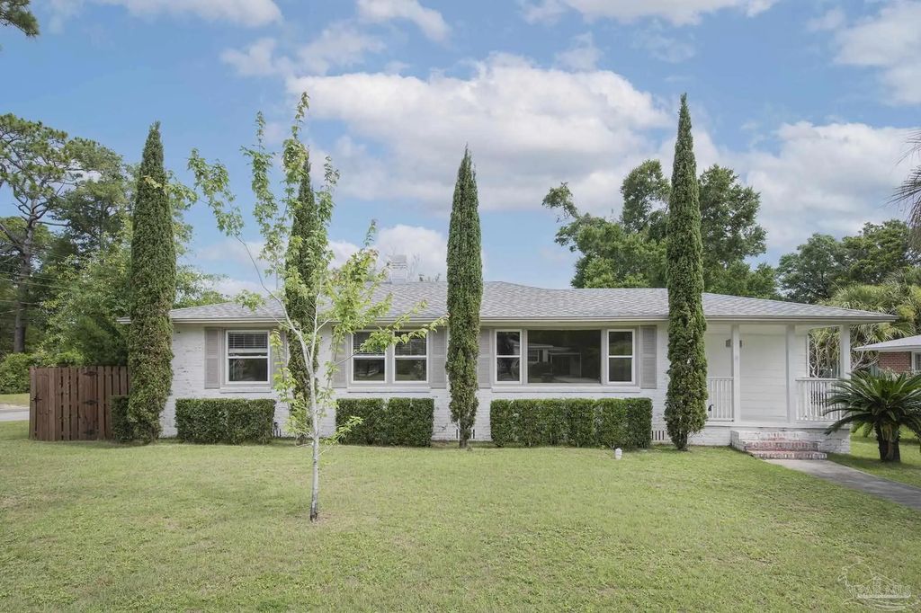 1700 E Anderson St, Pensacola