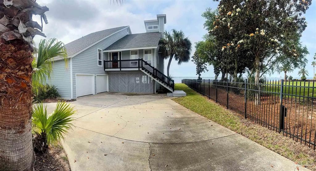 2653 Del Mar Dr, Gulf Breeze