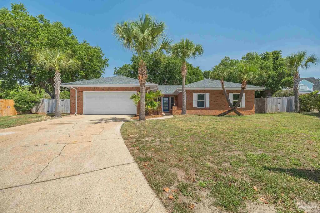 701 Southern Ct, Gulf Breeze