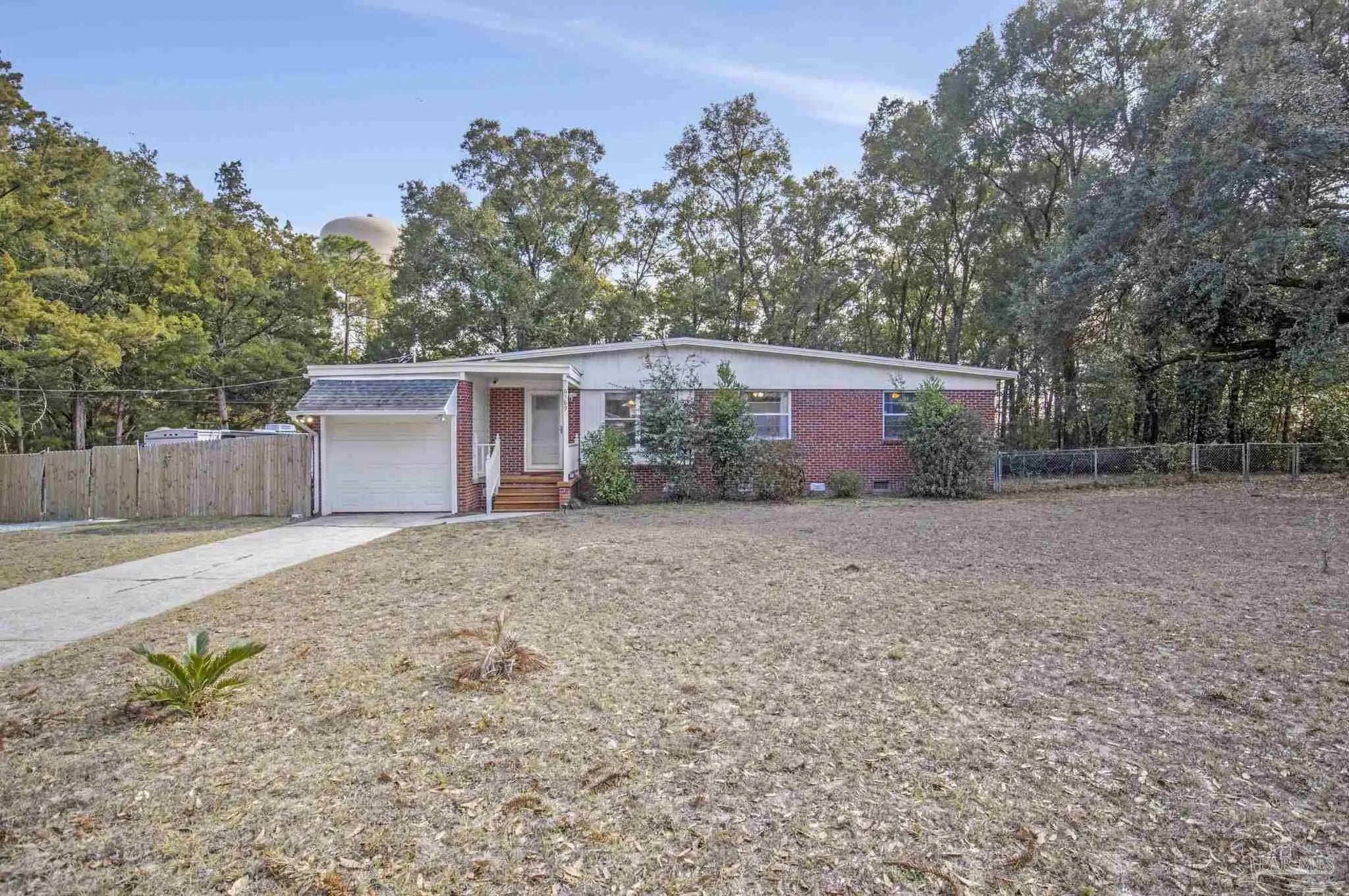 Photo of Listing #677740