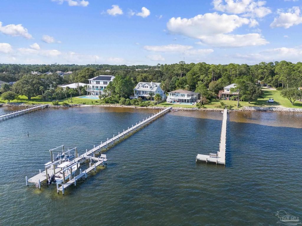 5469 Soundside Dr, Gulf Breeze