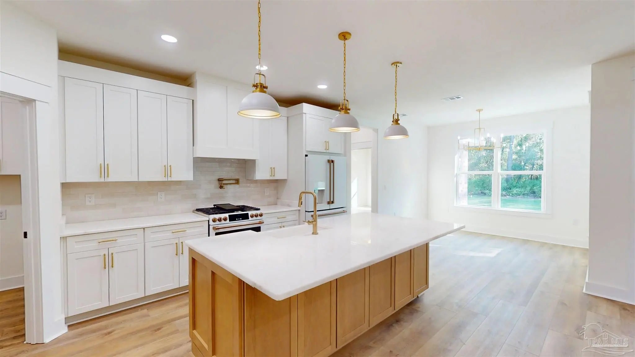 Photo of Listing #667586