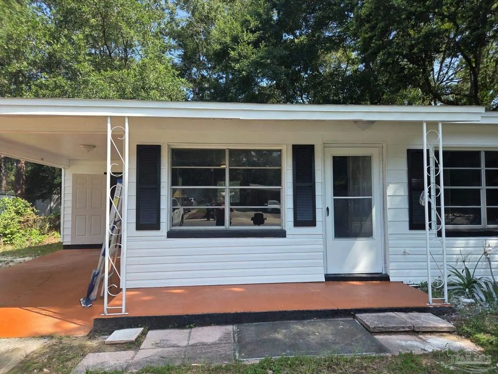 706 Baker St, Pensacola