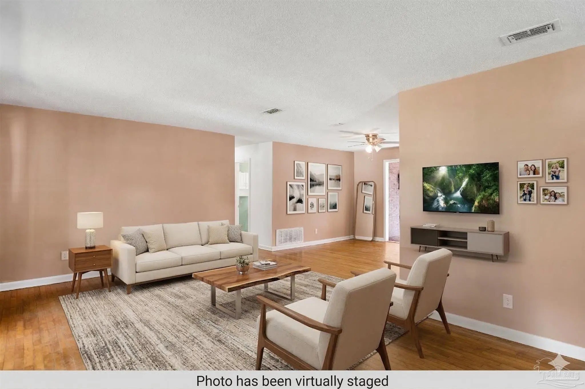 Photo of Listing #675563