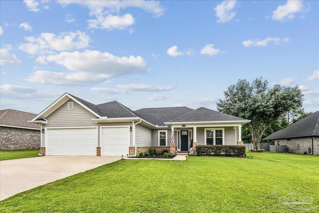 4752 Red Oak Dr, Milton
