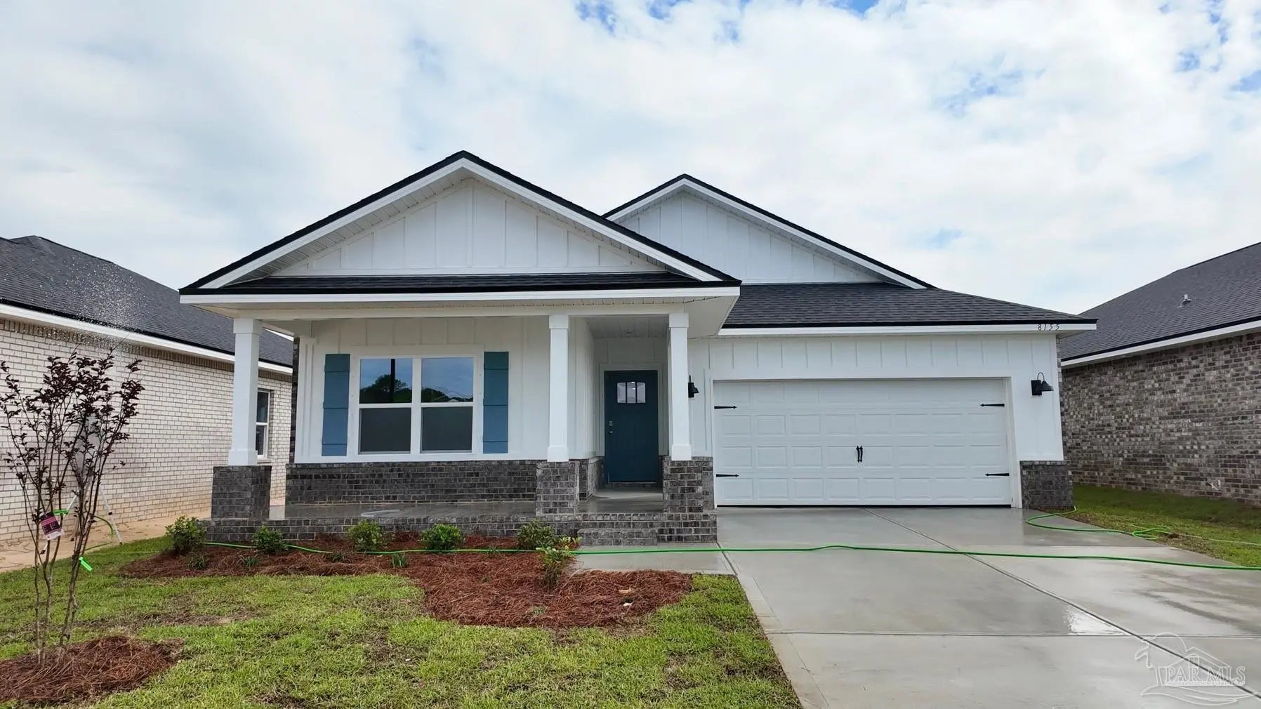 Photo of Listing #677136