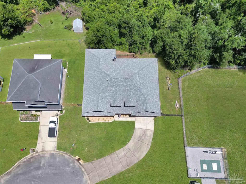 8678 Reagan Dr, Pensacola
