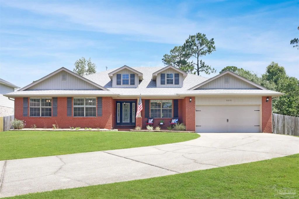 8678 Reagan Dr, Pensacola