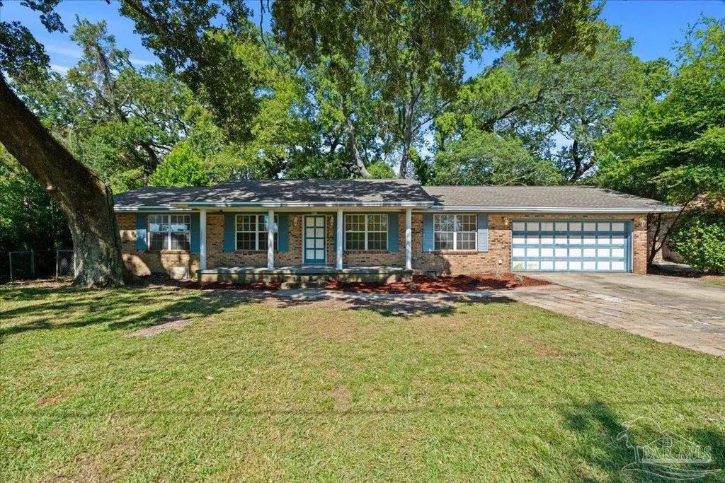 467 Hancock Ln, Pensacola