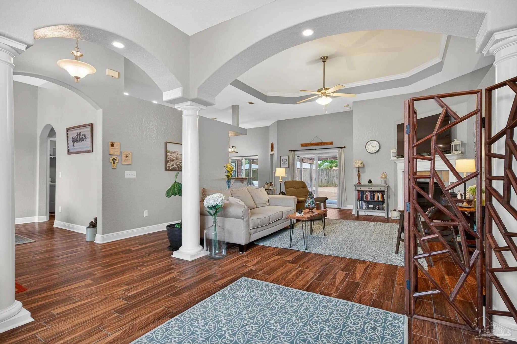 Photo of Listing #678085