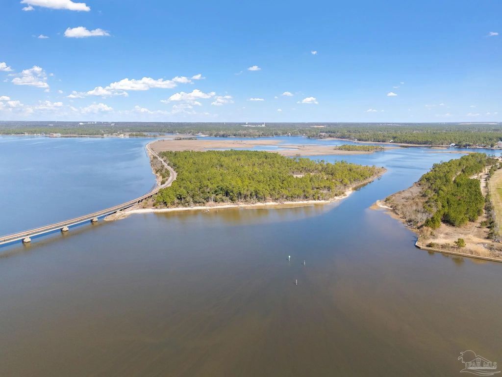 Island Delmonte Dr, Milton