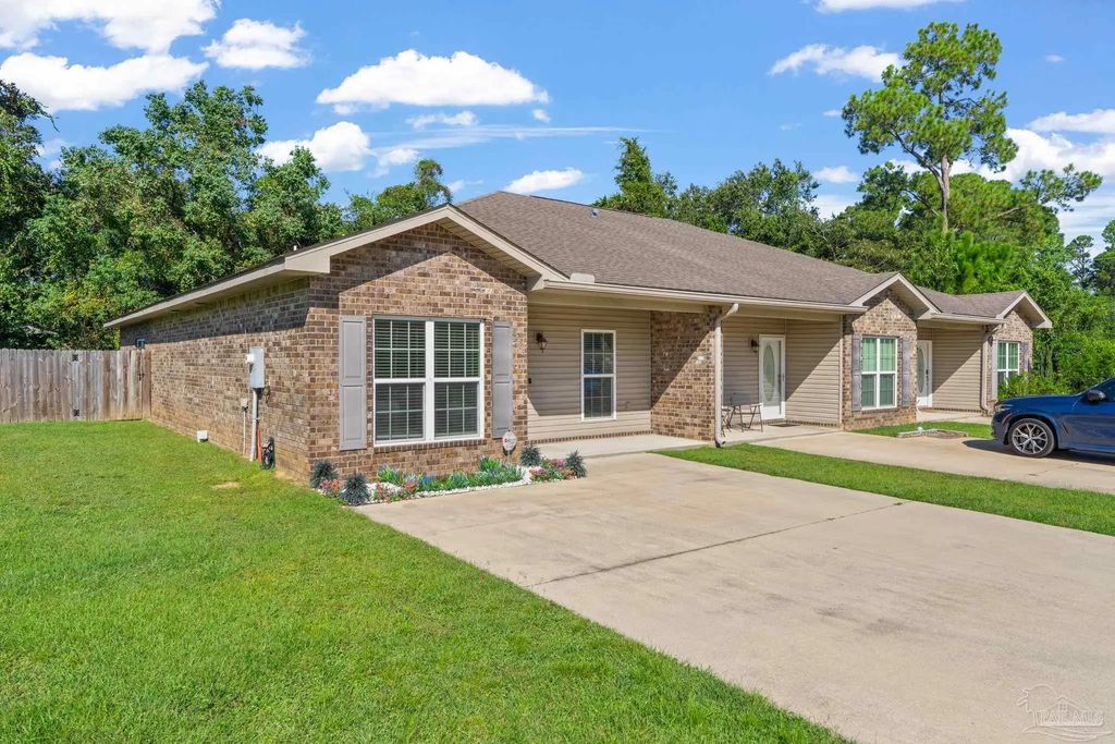 8483 Crissy Ln, Pensacola