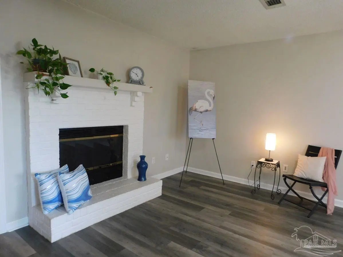 Photo of Listing #677329