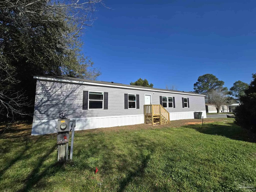 8588 Alvarado Calzada, Pensacola