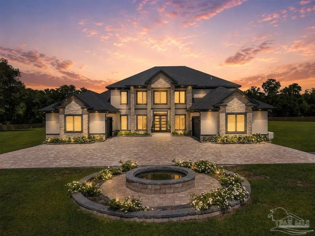 10316 Chemstrand Rd, Pensacola