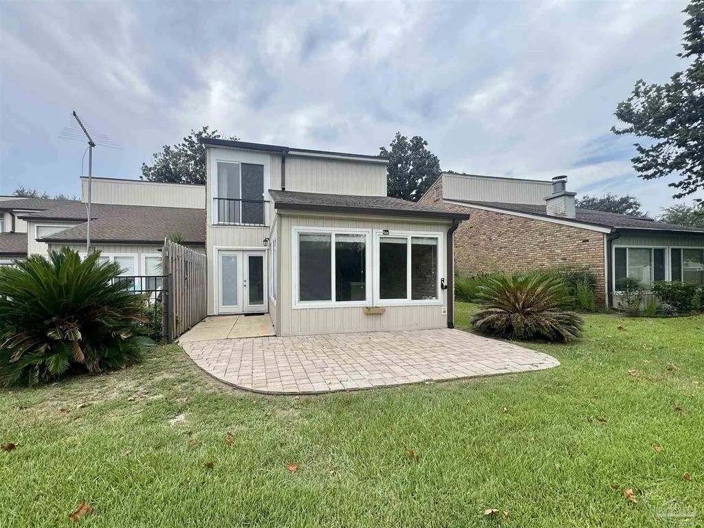 4808 Huron Dr, Pensacola