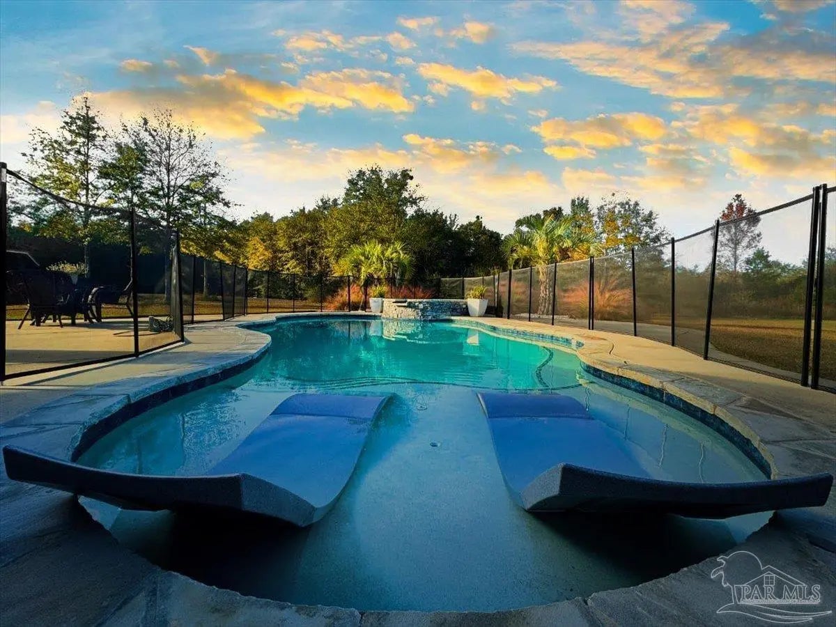 Photo of Listing #636803