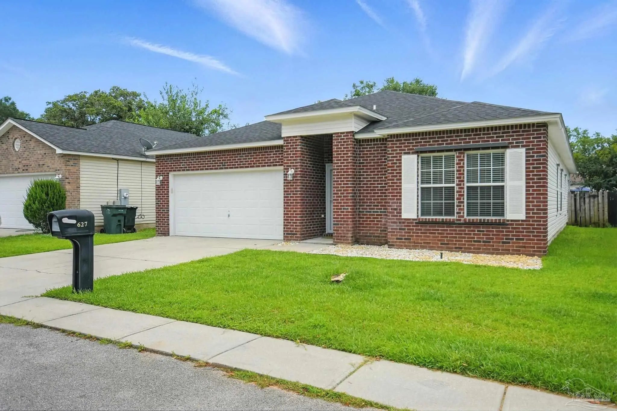 Photo of Listing #666587