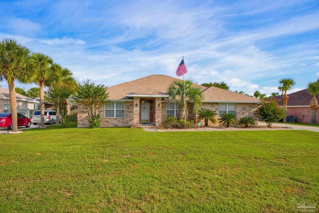 5124 Grumann Dr, Pensacola
