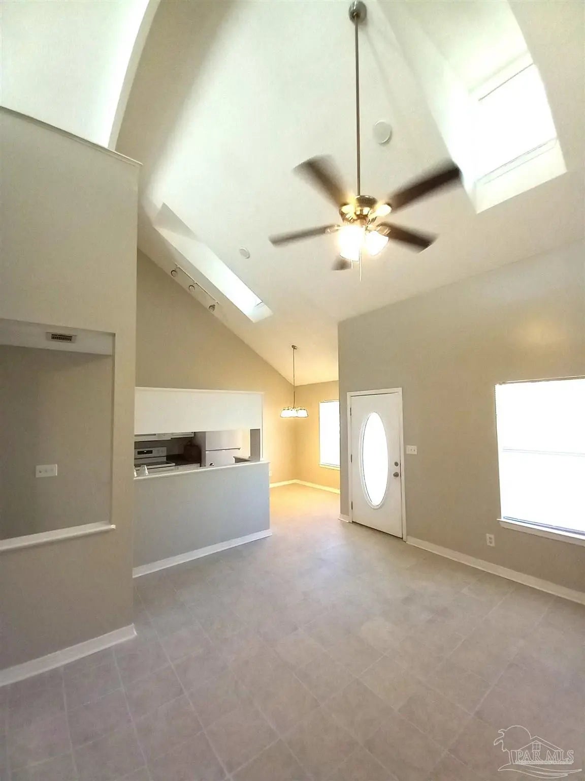 Photo of Listing #674995