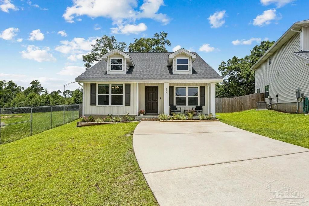 376 Hilburn Ln, Pensacola