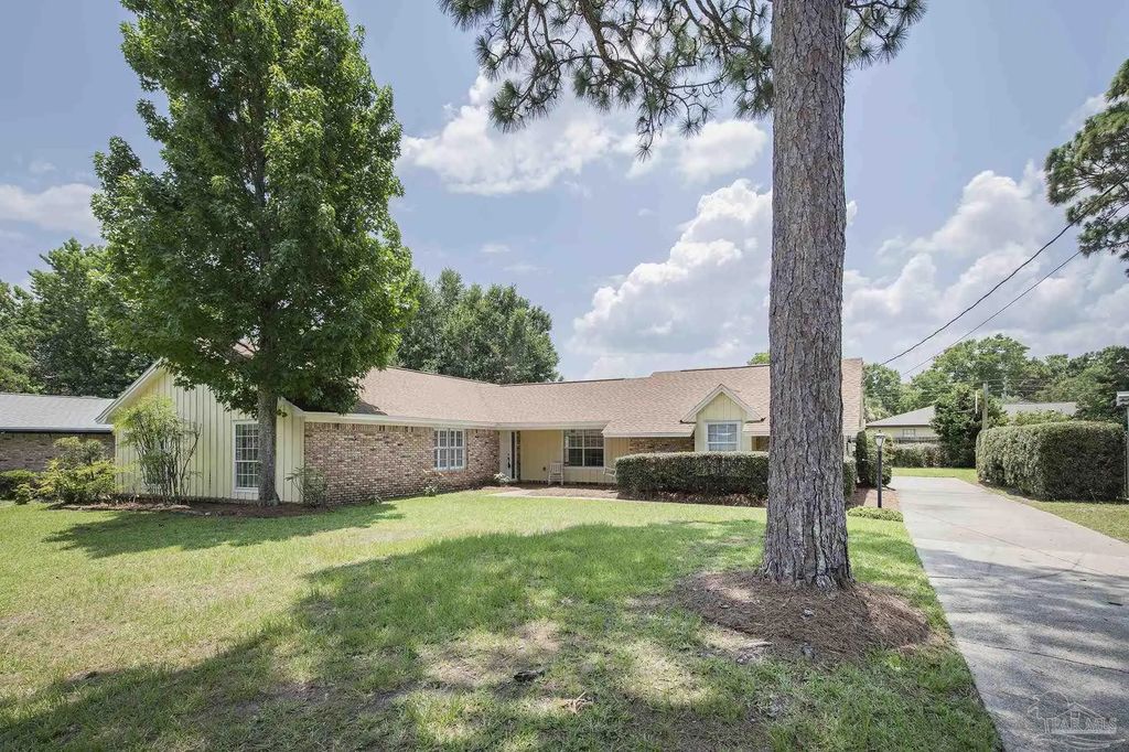 3445 Blueridge Dr, Pensacola