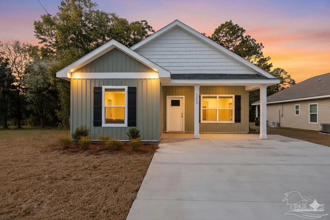 Photo of Listing #677852