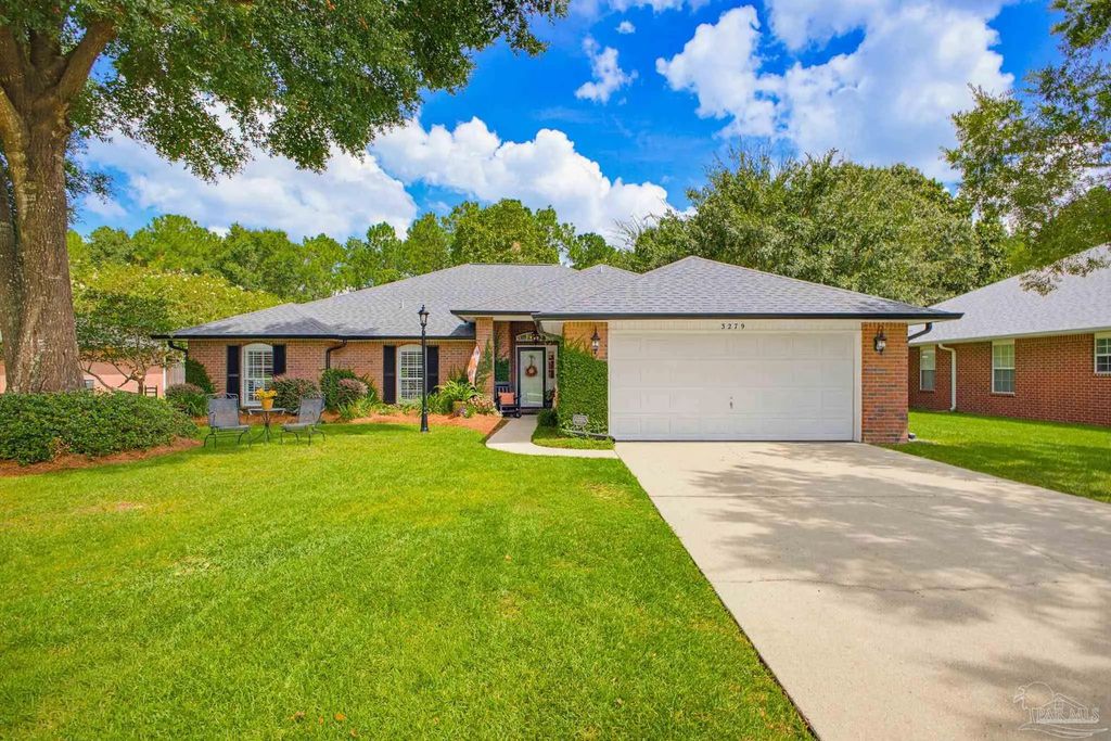 3279 Massena Dr, Pensacola