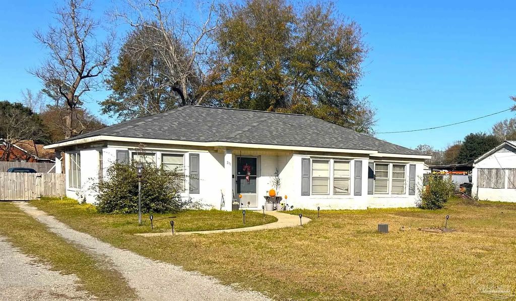 311 Cloverdale Rd, Atmore