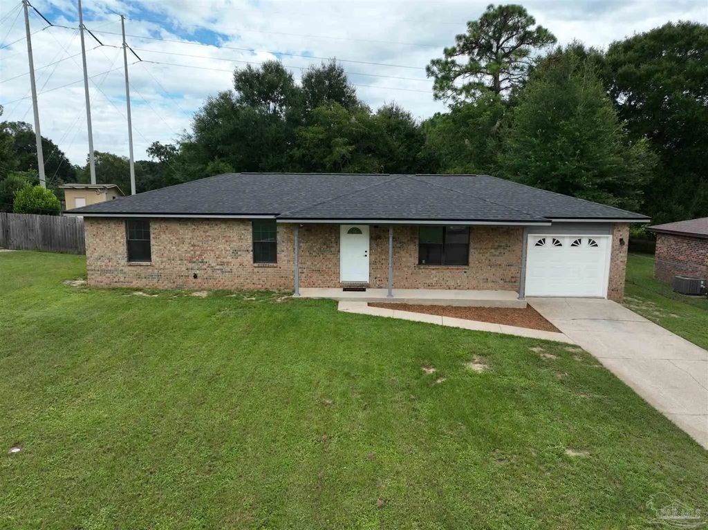 6154 Forest Pines Dr, Pensacola