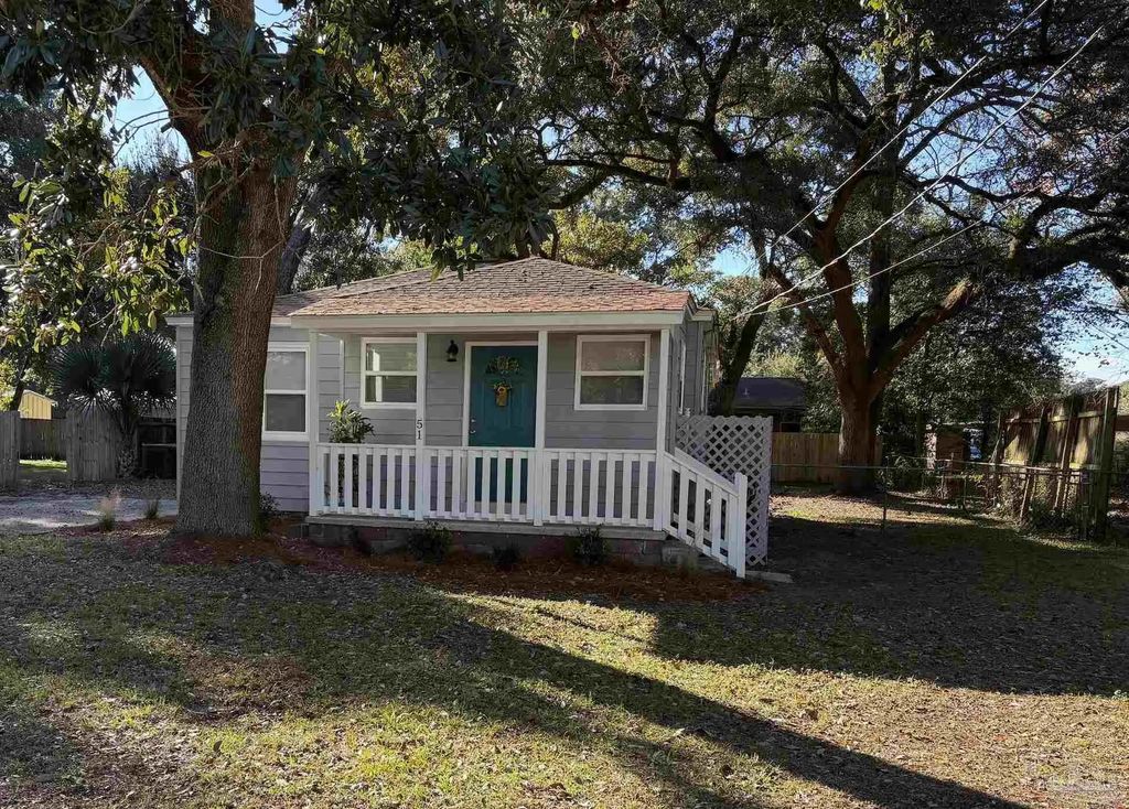 51 W Carver Dr, Pensacola