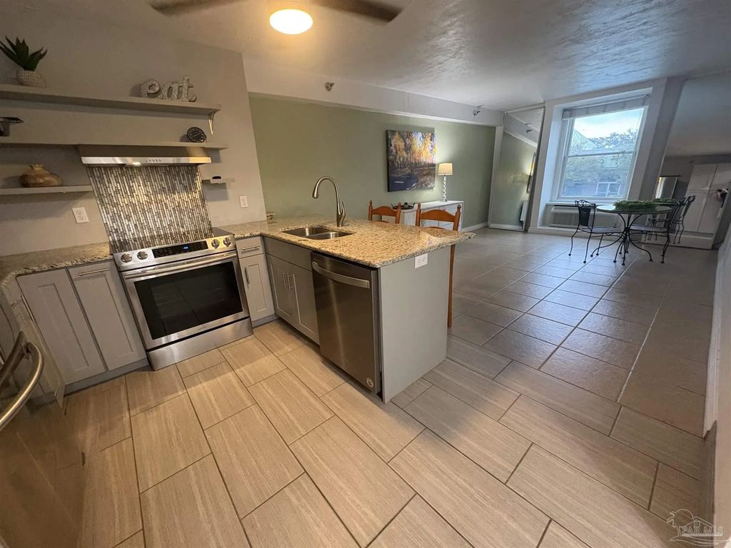 224 Garden St #232, Pensacola