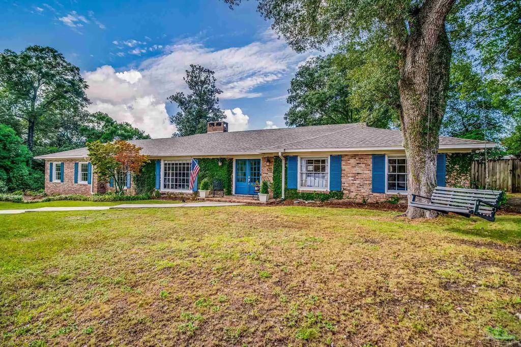 871 Woodbine Dr, Pensacola