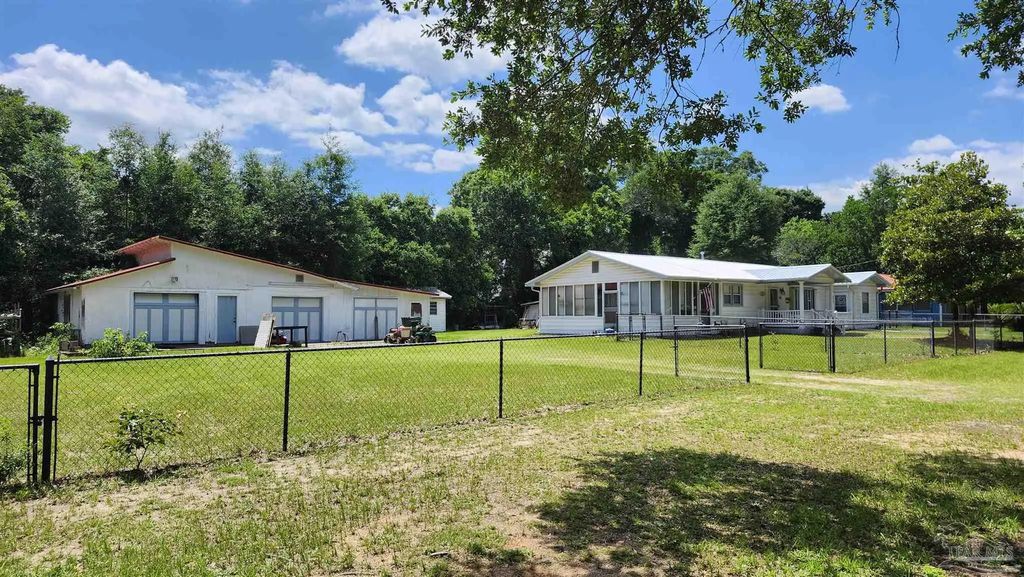 6801 Vivian Dr, Pensacola