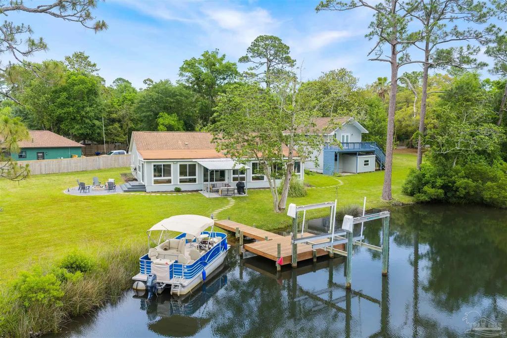 3085 Robertson Rd, Pensacola