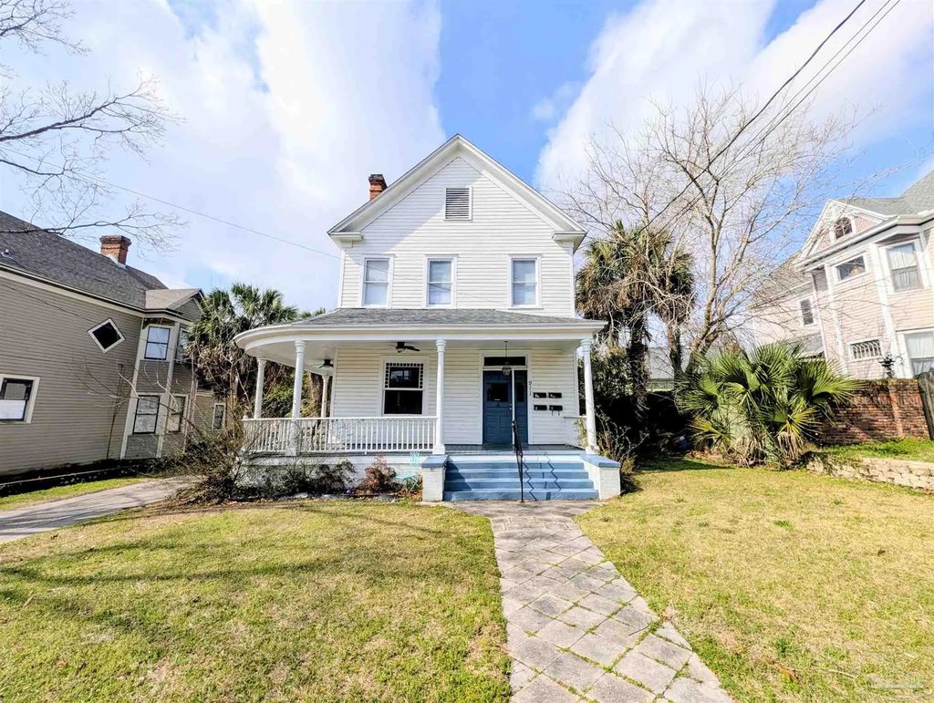 911 N Spring St #4, Pensacola